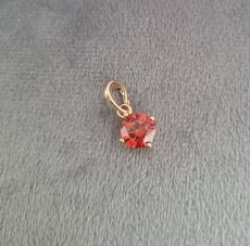 Pakabukas “ cirkonio akutė red „