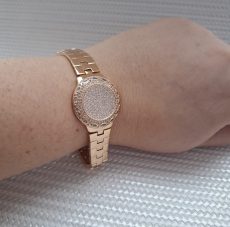 Prabangi apyrankė su smulkiais cirkoniais